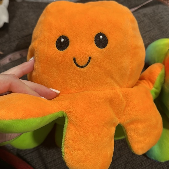 NWOT set of two angry and happy switchable octopus stuffed animals - Picture 3 of 4